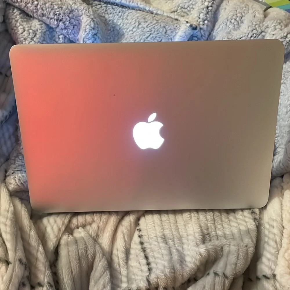 2015 Mackbook Pro 13” 16GB 3.1Ghz- intel I7